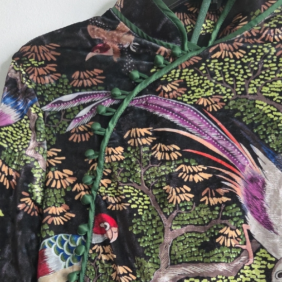 Floral Black Women's Top - Picture 2 of 6